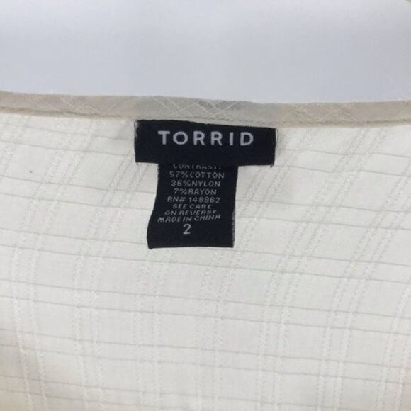 Torrid Ivory Bell Sleeve Blouse Plus sz 2 - Picture 6 of 6